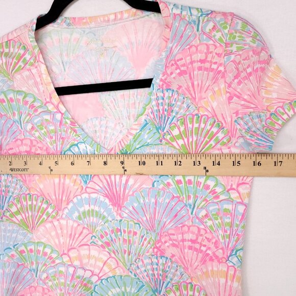 Lilly Pulitzer Michele V-Neck T-Shirt Size XS Top Oh Shello Shells Old Money - Picture 5 of 10